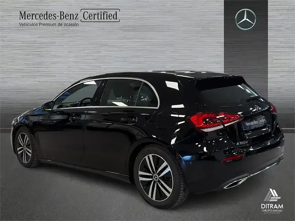 Usado Mercedes A180 Progressive 116 CV (85 kW) 2022 Negro noche Berlina