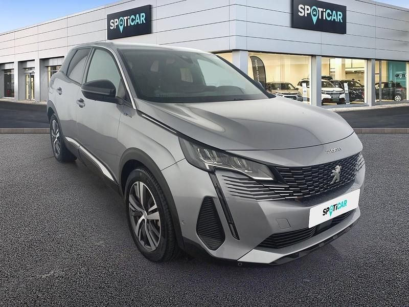 Usado Peugeot 3008 Allure 225 CV (165 kW) 2023 Gris SUV