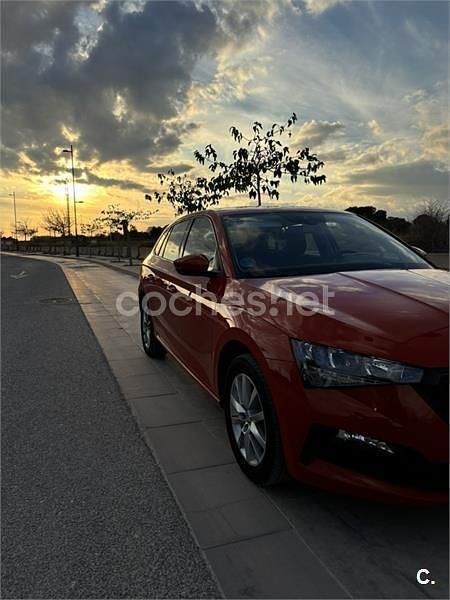 Usado Skoda Scala Ambition 115 CV (84 kW) 2019 Rojo Utilitario