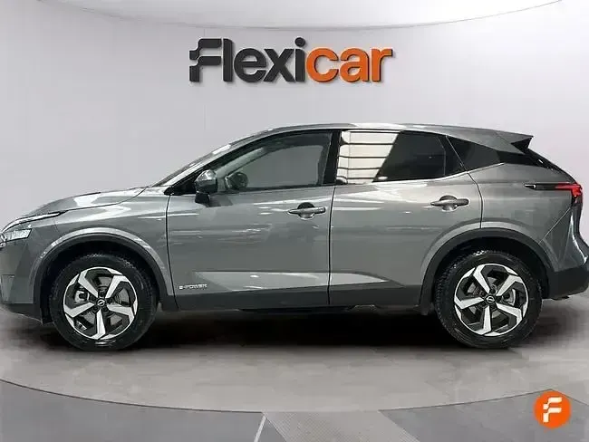 Begagnad Nissan Qashqai Tekna 158 HK (116 kW) 2023 Grå SUV