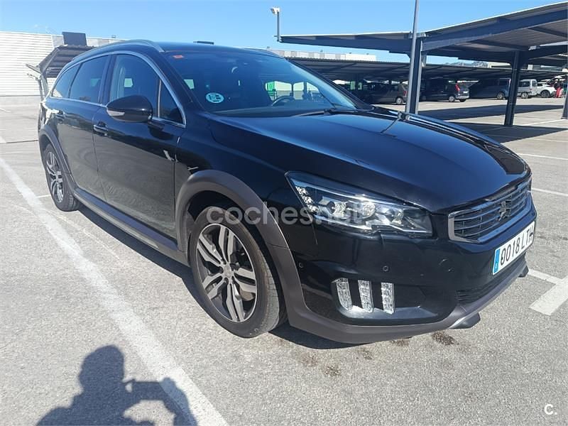Usado Peugeot 508 RXH 180 CV (132 kW) 2017 Negro Familiar