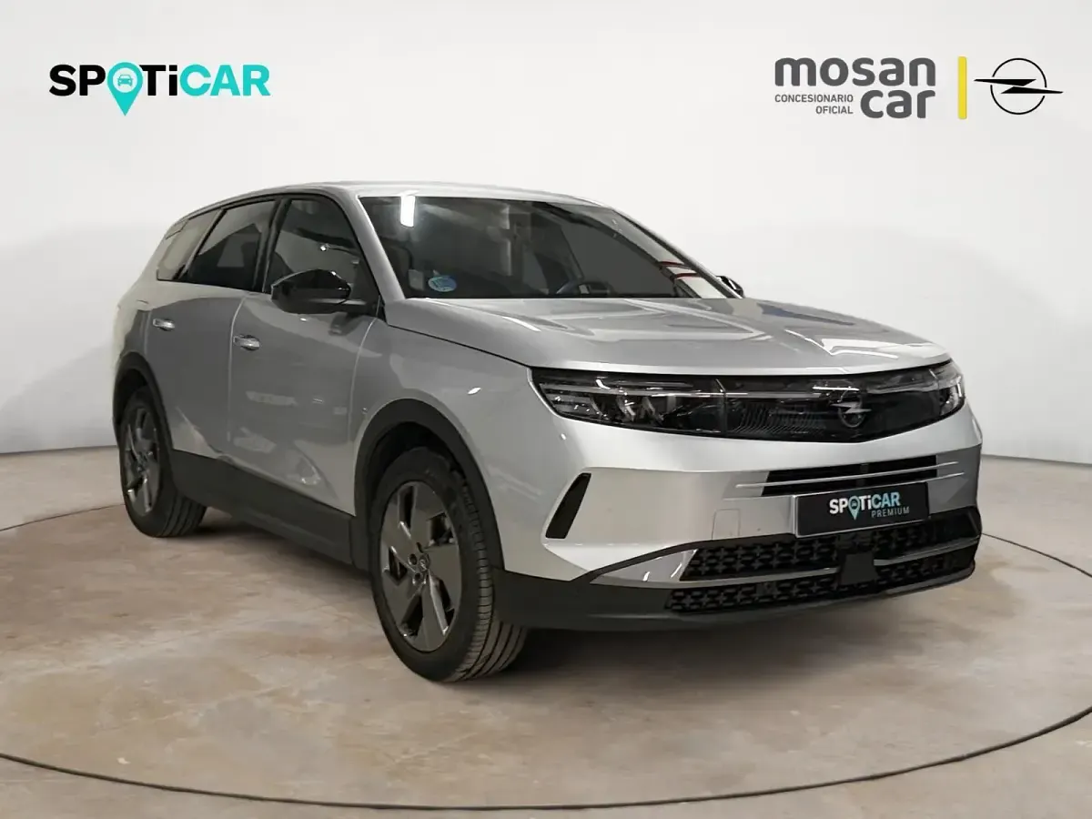 Usado Opel Grandland X Edition 146 CV (107 kW) 2025 Plata kristall SUV