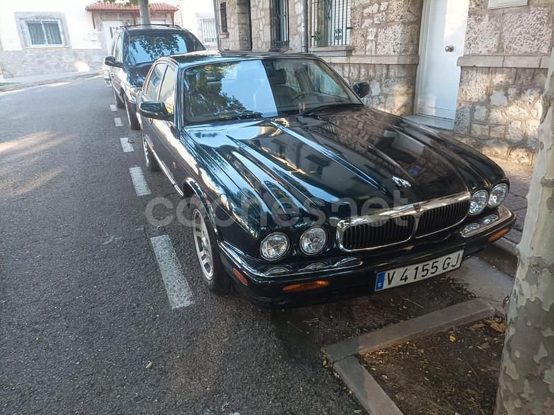 Verde Usado 1998 Jaguar XJ8 Berlina | 3950 € - Imagen 1/4
