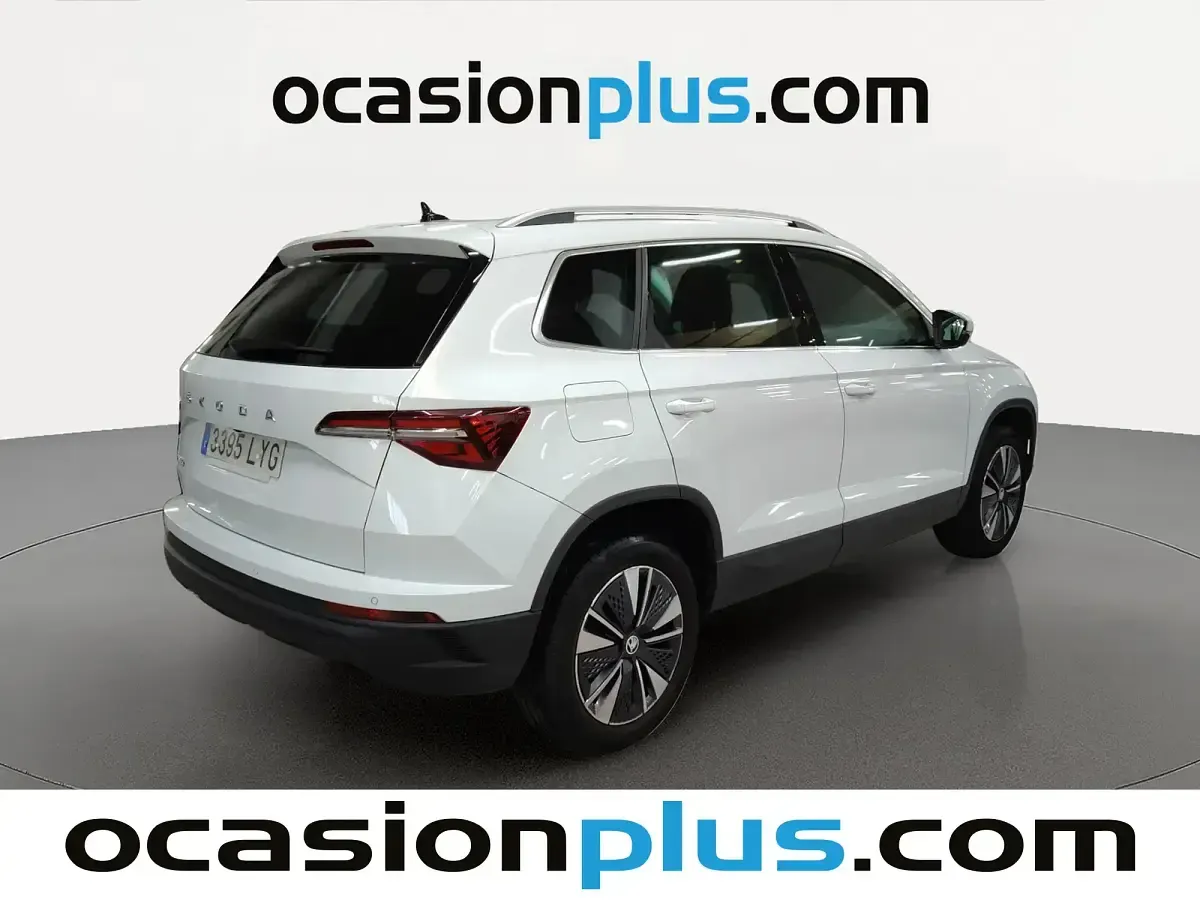 Usado Skoda Karoq Ambition 150 CV (110 kW) 2022 Blanco SUV