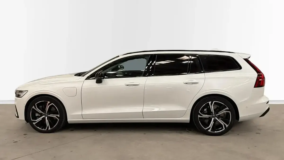 Begagnad Volvo V60 Ultra 350 HK (257 kW) 2024 Vit Kombi