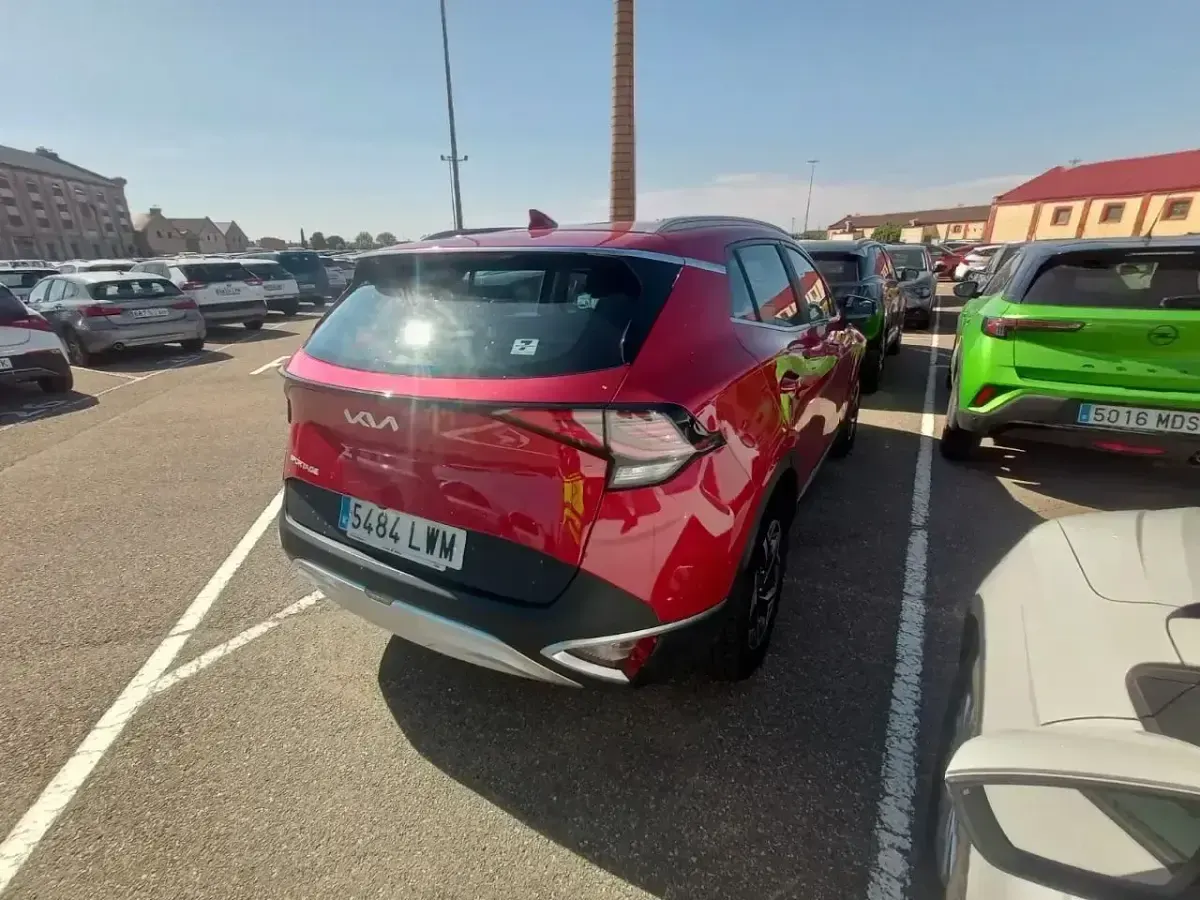Usado Kia Sportage 152 CV (111 kW) 2022 Rojo SUV