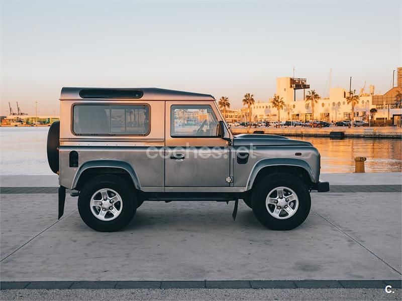 Usado Land Rover Defender S 122 HP (89 kW) 2009 Cinzento SUV