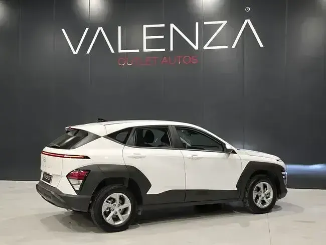 Usado Hyundai Kona 120 CV (88 kW) 2024 Blanco SUV