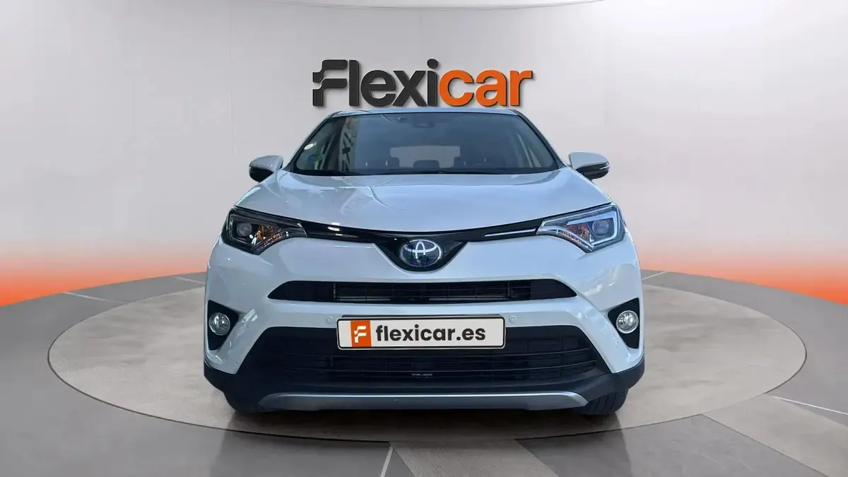 Usado Toyota RAV4 Hybrid Advance 197 CV (144 kW) 2018 Blanco SUV
