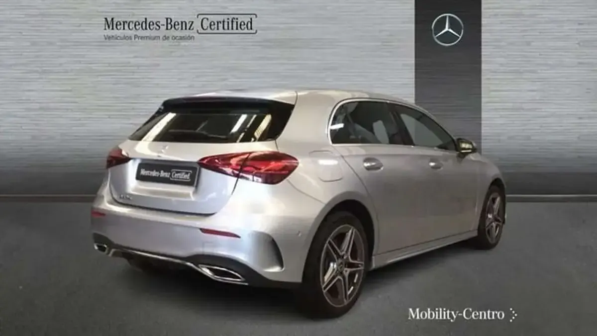Usado Mercedes A250 219 CV (161 kW) 2025 Plateado Berlina