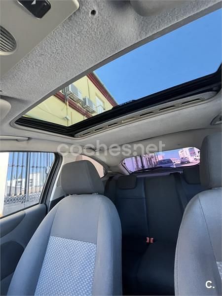 Usado Ford Focus Trend 115 CV (84 kW) 2007 Negro Berlina