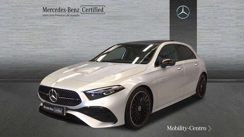 Usado Mercedes A180 109 CV (80 kW) 2024 Gris Utilitario