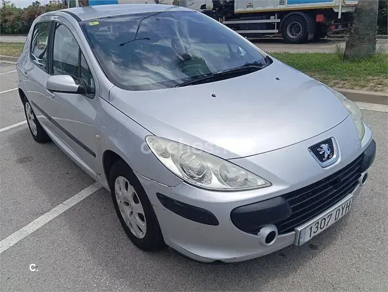 Usado Peugeot 307 90 CV (66 kW) 2006 Gris / plata Berlina