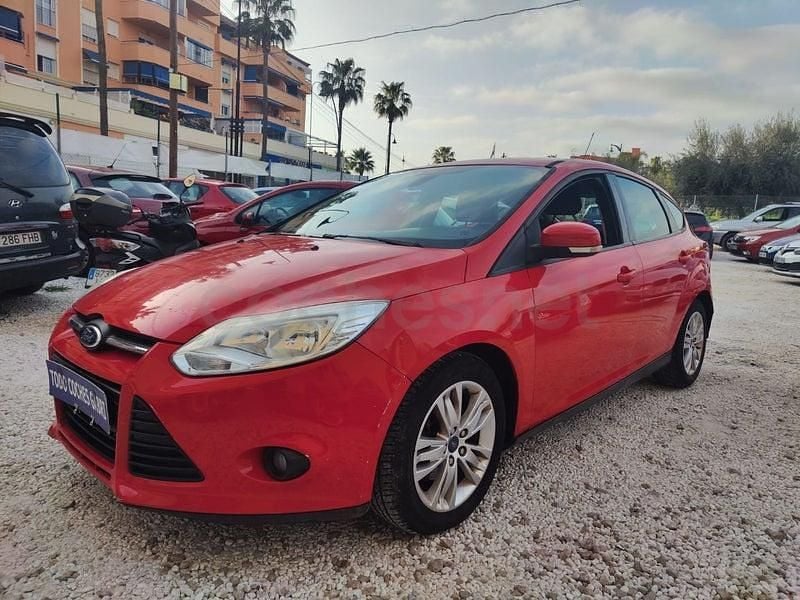 Usado Ford Focus Titanium 125 CV (91 kW) 2012 Rojo Berlina