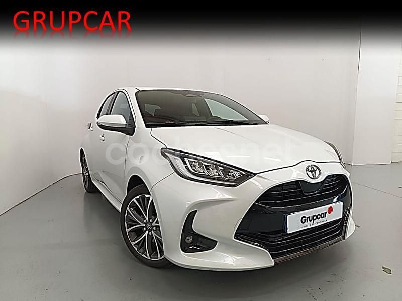 Blanco Nuevo 2025 Toyota Yaris Hybrid Style Berlina | 24.250 € (Un poco caro) - Imagen 1/4