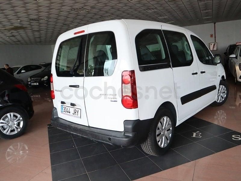 Usado Peugeot Partner Tepee Active 100 CV (73 kW) 2016 Blanco Monovolumen