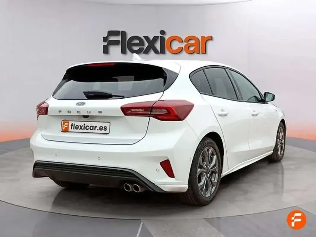Usado Ford Focus ST-Line 125 CV (91 kW) 2024 Blanco Berlina