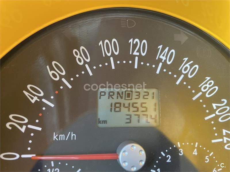 Usado VW New Beetle 115 CV (84 kW) 2001 Naranja Utilitario