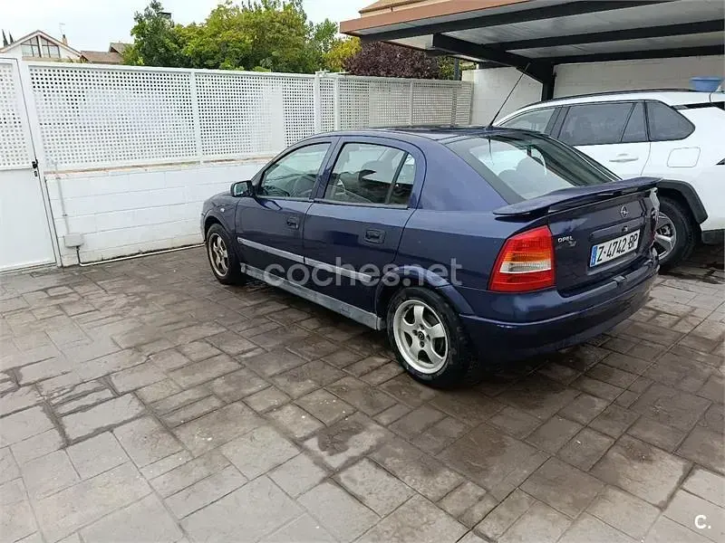Usado Opel Astra Comfort 100 CV (73 kW) 2000 Azul Berlina
