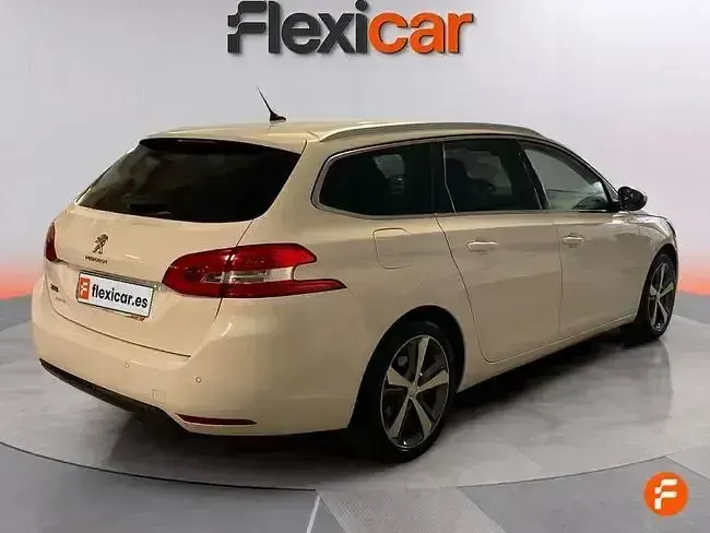 Begagnad Peugeot 308 SW Allure 130 HK (95 kW) 2020 Vit Kombi