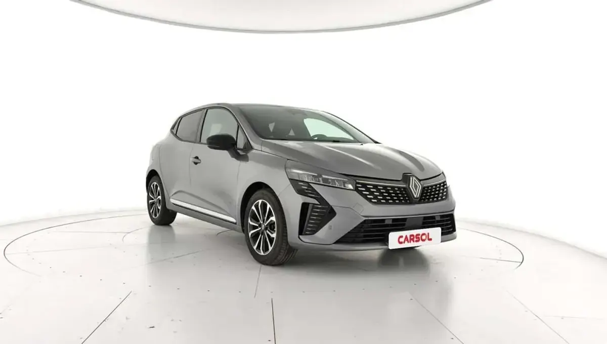 Usado Renault Clio Techno 99 CV (72 kW) 2025 Gris Utilitario