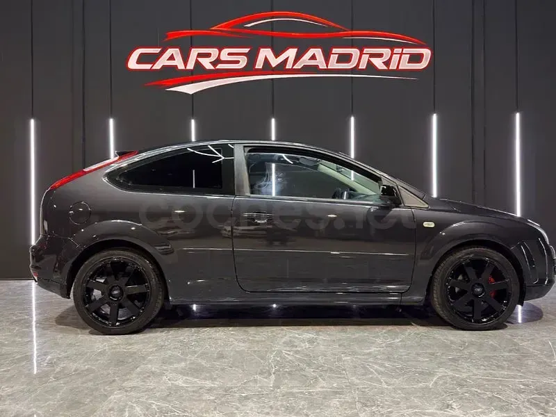 Usado Ford Focus Sport 115 CV (84 kW) 2006 Negro Berlina