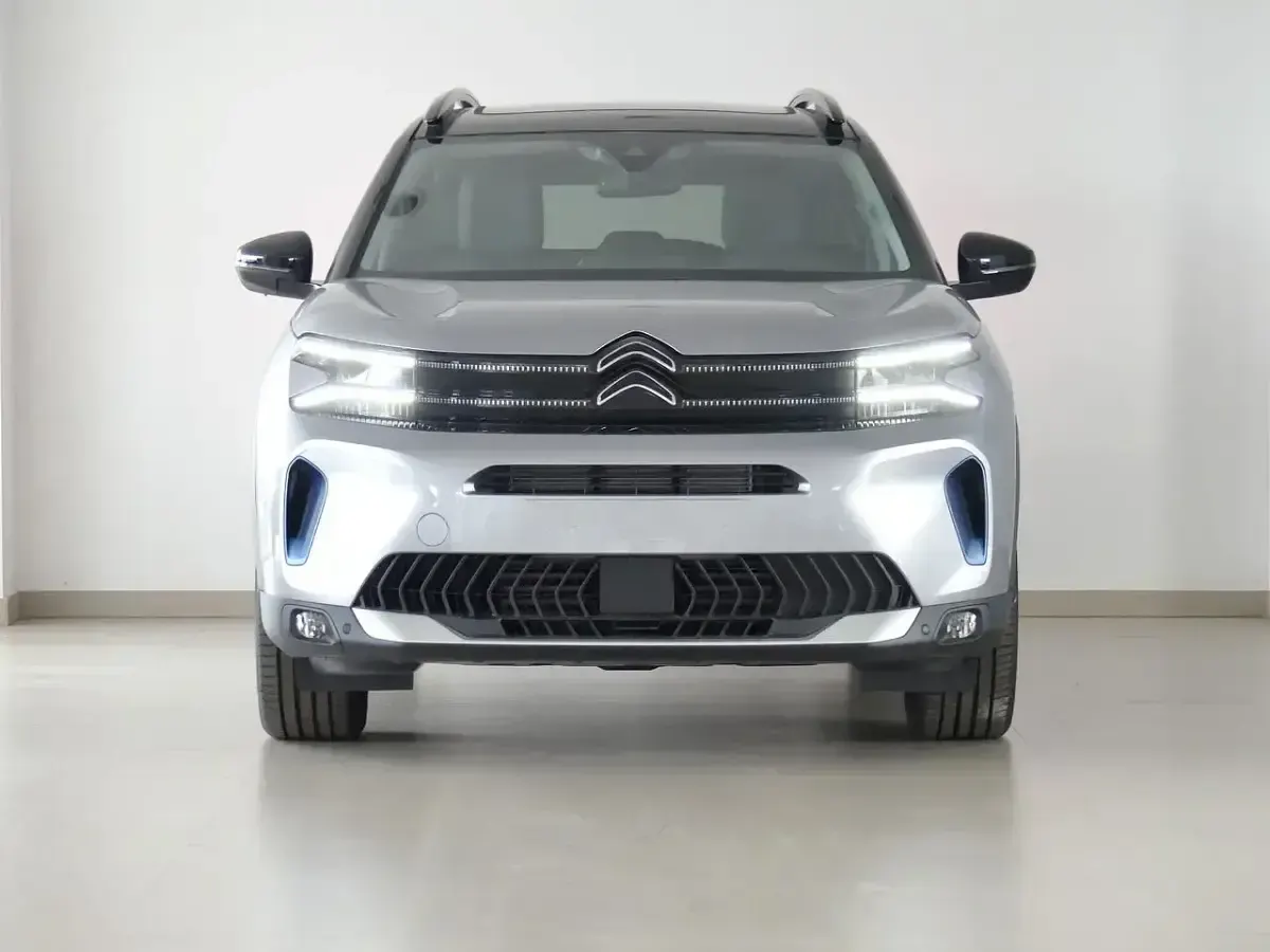 Usado Citroën C5 Aircross Shine 225 CV (165 kW) 2023 Gris SUV