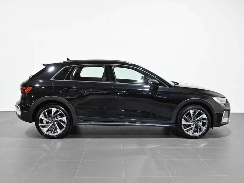 Usado Audi A3 Ambiente 150 CV (110 kW) 2025 Negro SUV