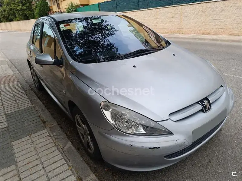 Usado Peugeot 307 110 CV (80 kW) 2003 Blanco Berlina