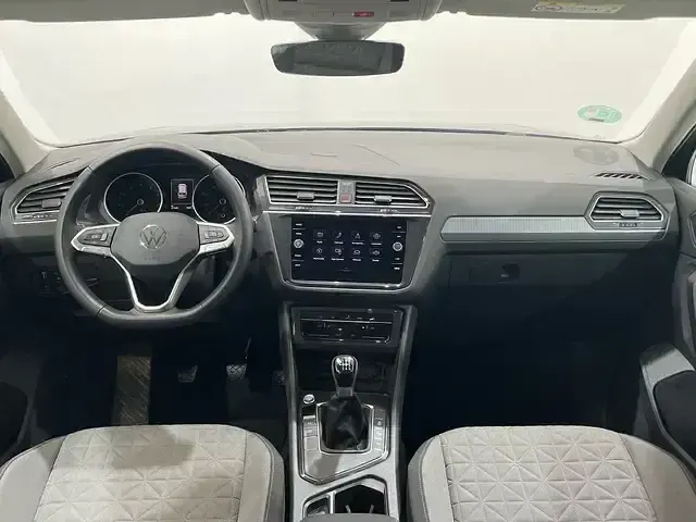 Usado VW Tiguan Life 150 CV (110 kW) 2022 Negro SUV