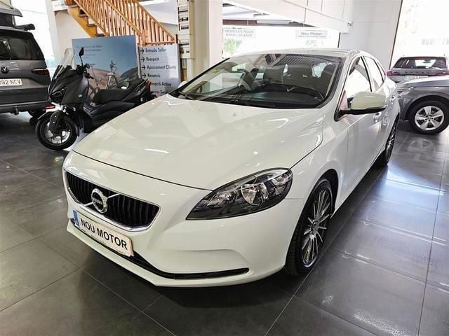 Blanco Usado 2017 Volvo V40 Momentum Familiar | 18.200 € (Precio justo) - Imagen 1/4
