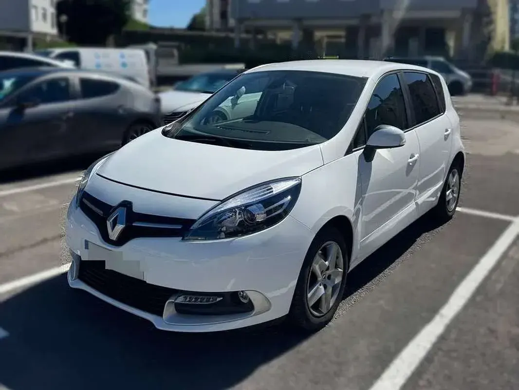 Usado Renault Scénic III LIMITED 116 CV (85 kW) 2015 Blanco Monovolumen