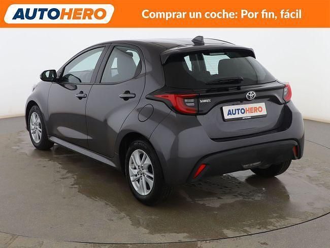 Usado Toyota Yaris Edition 125 CV (91 kW) 2021 Gris / plata Utilitario