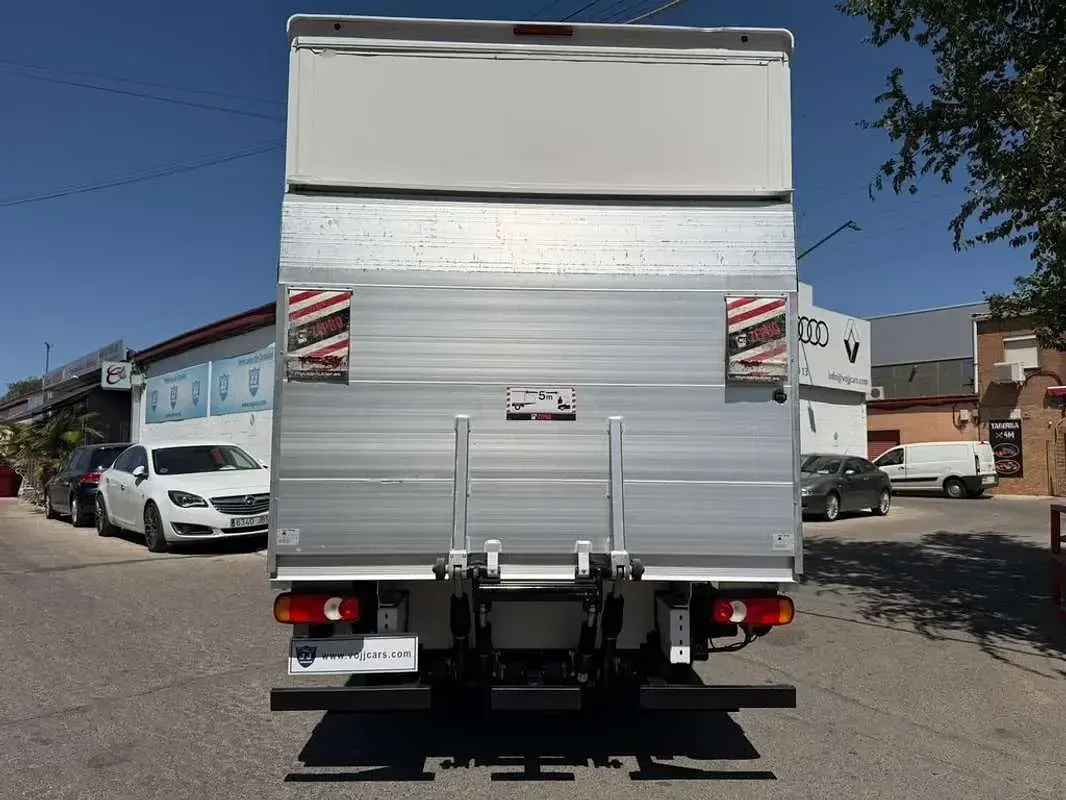 Usado Peugeot Boxer S 165 CV (121 kW) 2023 Blanco Van