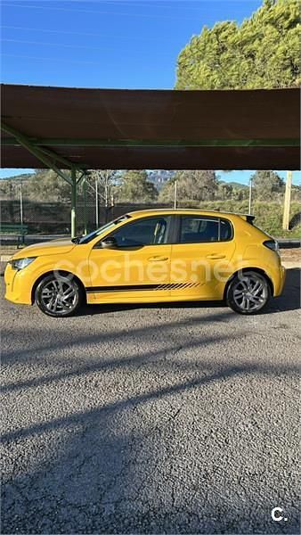 Usado Peugeot 208 Active 100 CV (73 kW) 2022 Amarillo Utilitario