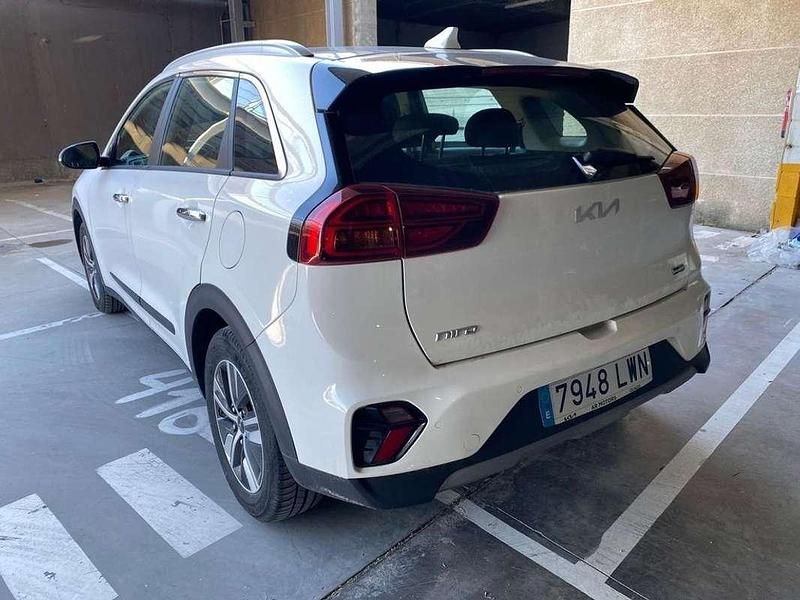 Usado Kia Niro 141 CV (103 kW) 2022 Blanco SUV