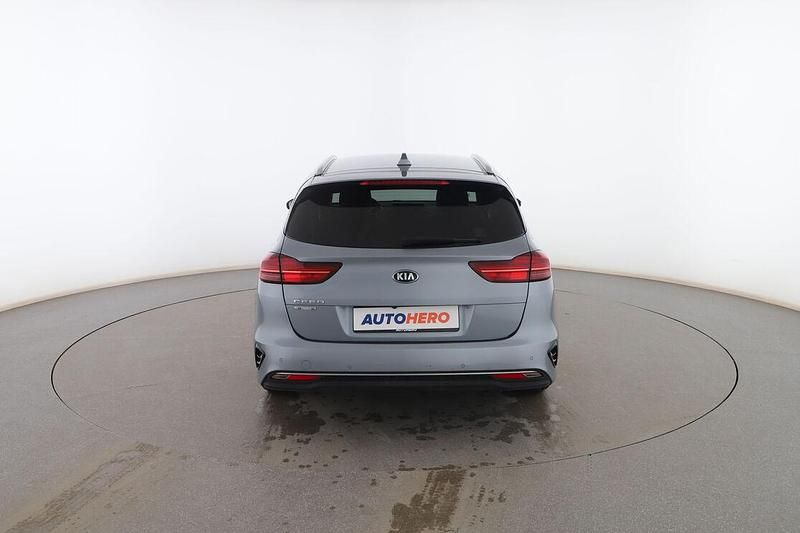 Usado Kia Ceed 120 CV (88 kW) 2020 Gris Utilitario