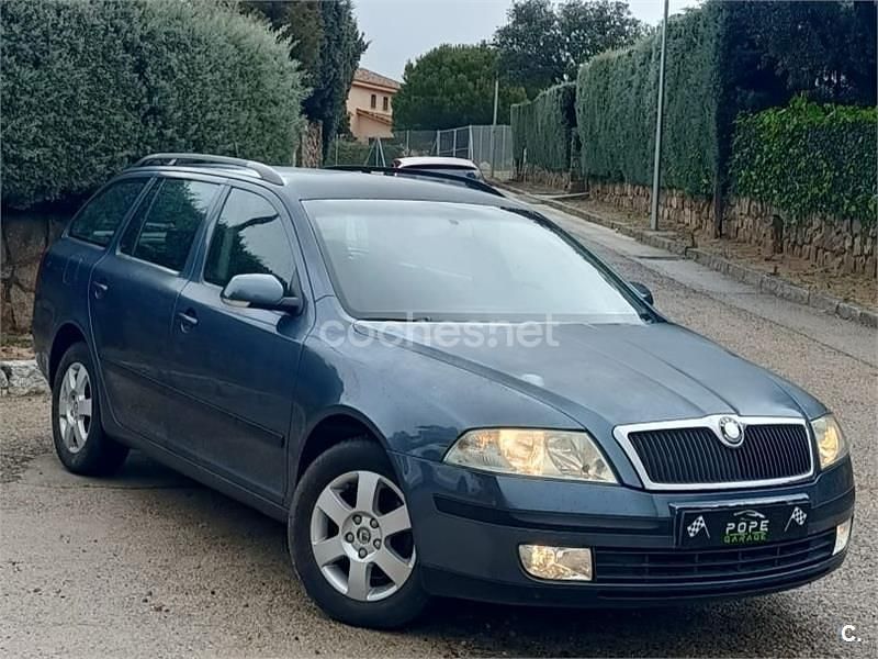 Gris / plata Usado 2006 Skoda Octavia Elegance Familiar | 3500 € (Precio justo) - Imagen 1/4
