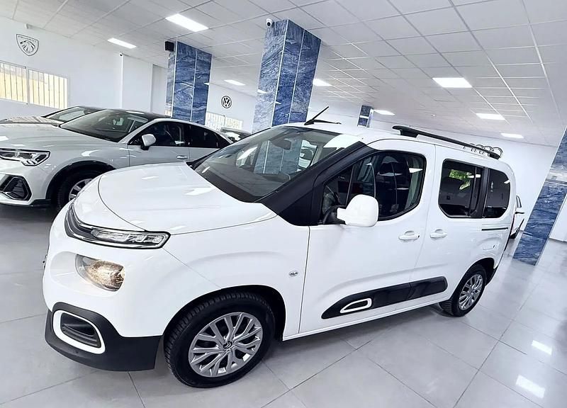 Usado Citroën Berlingo Feel 131 CV (96 kW) 2019 Blanco Monovolumen