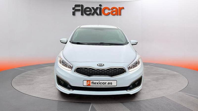 Usado Kia Ceed 136 CV (100 kW) 2018 Blanco Utilitario