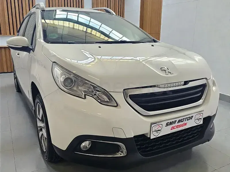 Usado Peugeot 2008 Allure 115 CV (84 kW) 2014 Blanco SUV