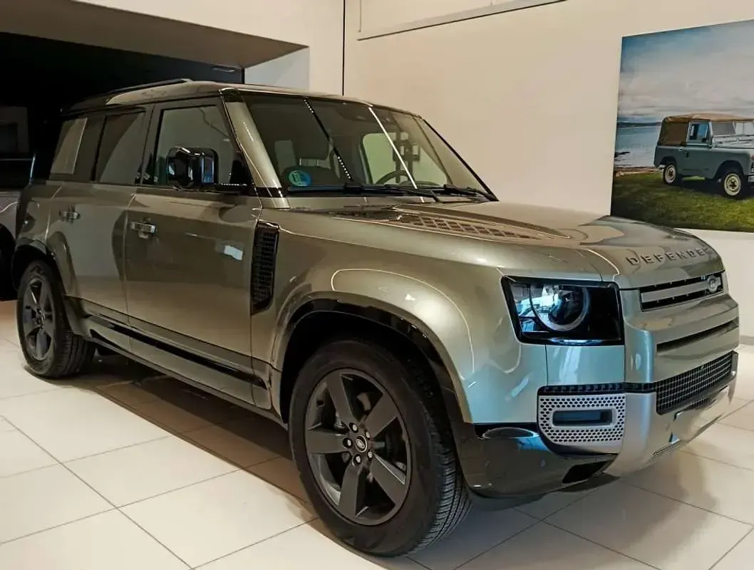 Usado Land Rover Defender SE Dynamic 249 CV (183 kW) 2025 Verde SUV
