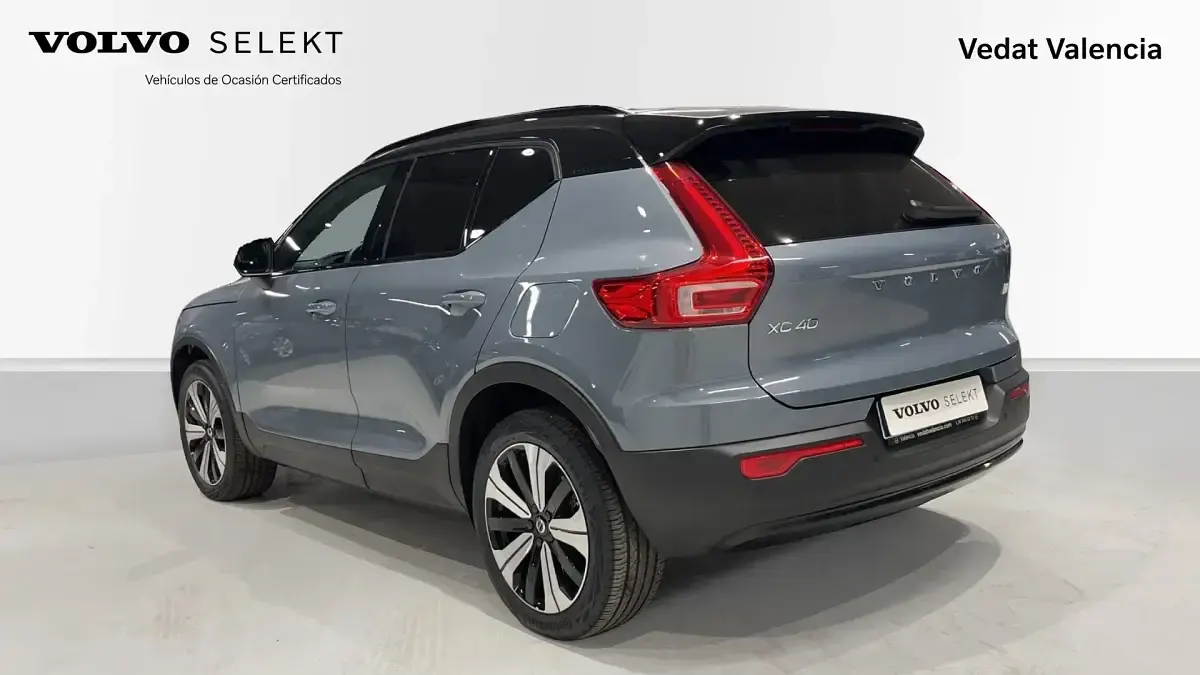 Usado Volvo XC40 Core 169 kW (231 CV) 2022 Gris SUV