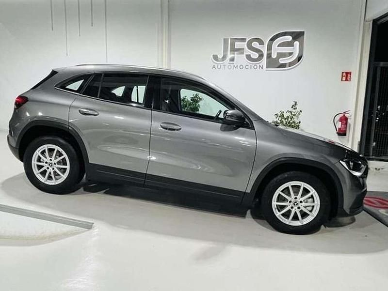 Usado Mercedes GLA200 116 CV (85 kW) 2021 Gris SUV