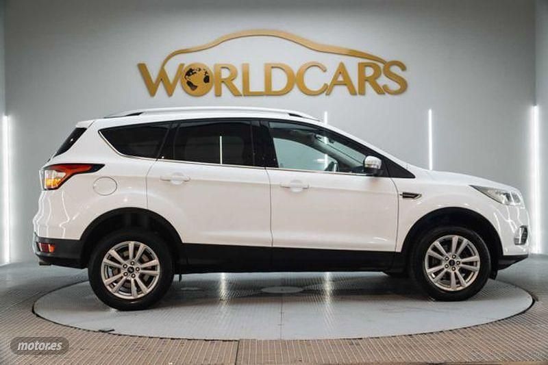 Usado Ford Kuga Trend+ 120 CV (88 kW) 2019 Blanco SUV