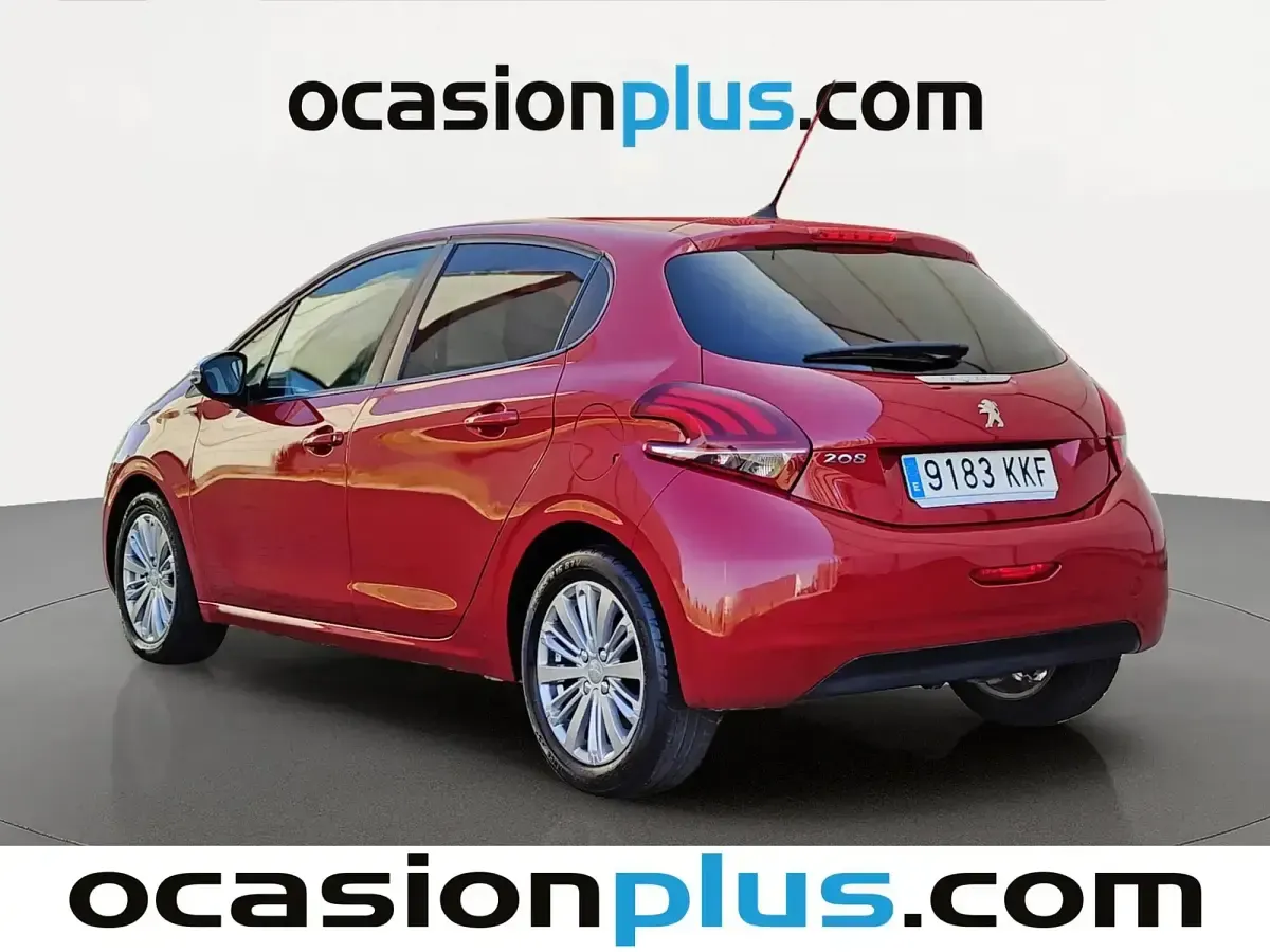 Usado Peugeot 208 Style 82 CV (60 kW) 2018 Rojo Utilitario