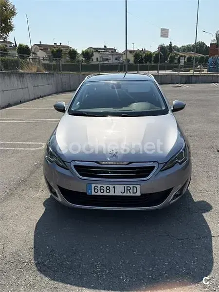 Usado Peugeot 308 SW GT-line 130 CV (95 kW) 2016 Gris / plata Familiar