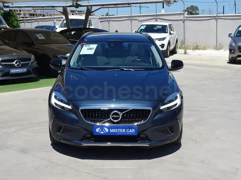 Usado Volvo V40 CC 120 CV (88 kW) 2019 Azul Familiar