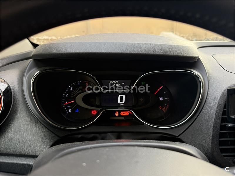 Usado Renault Captur Zen 90 CV (66 kW) 2016 Naranja SUV