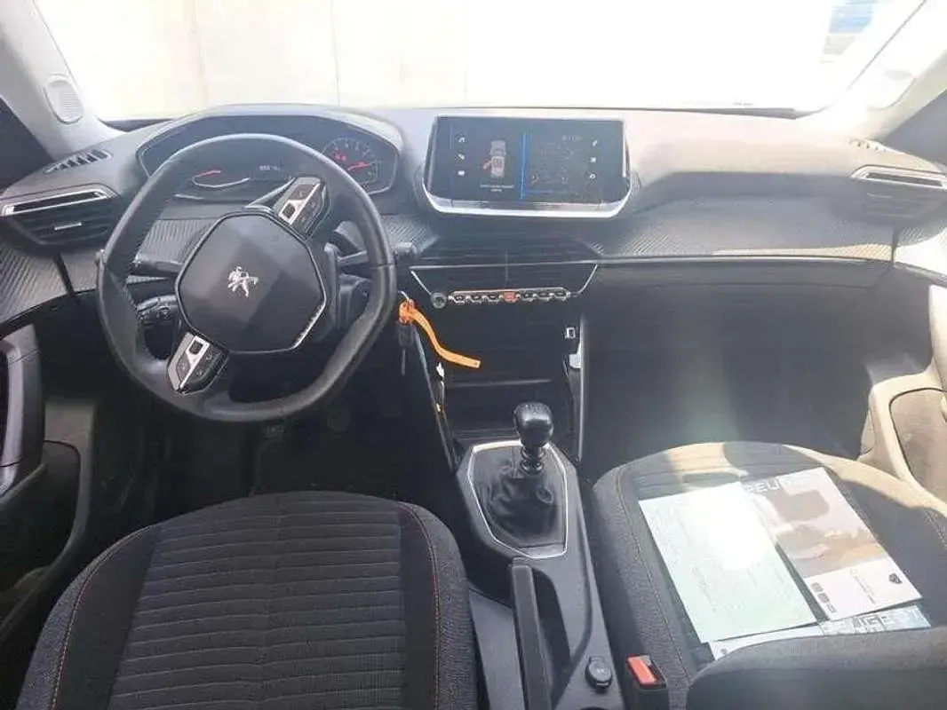 Usado Peugeot 2008 Active 110 CV (80 kW) 2022 Negro SUV